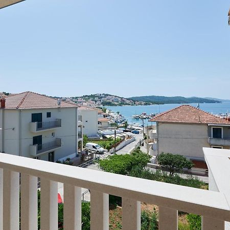 T&T Sea View Apartments Трогир Экстерьер фото