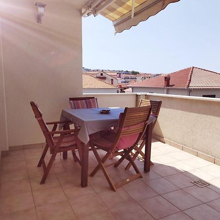 T&T Sea View Apartments Трогир Экстерьер фото
