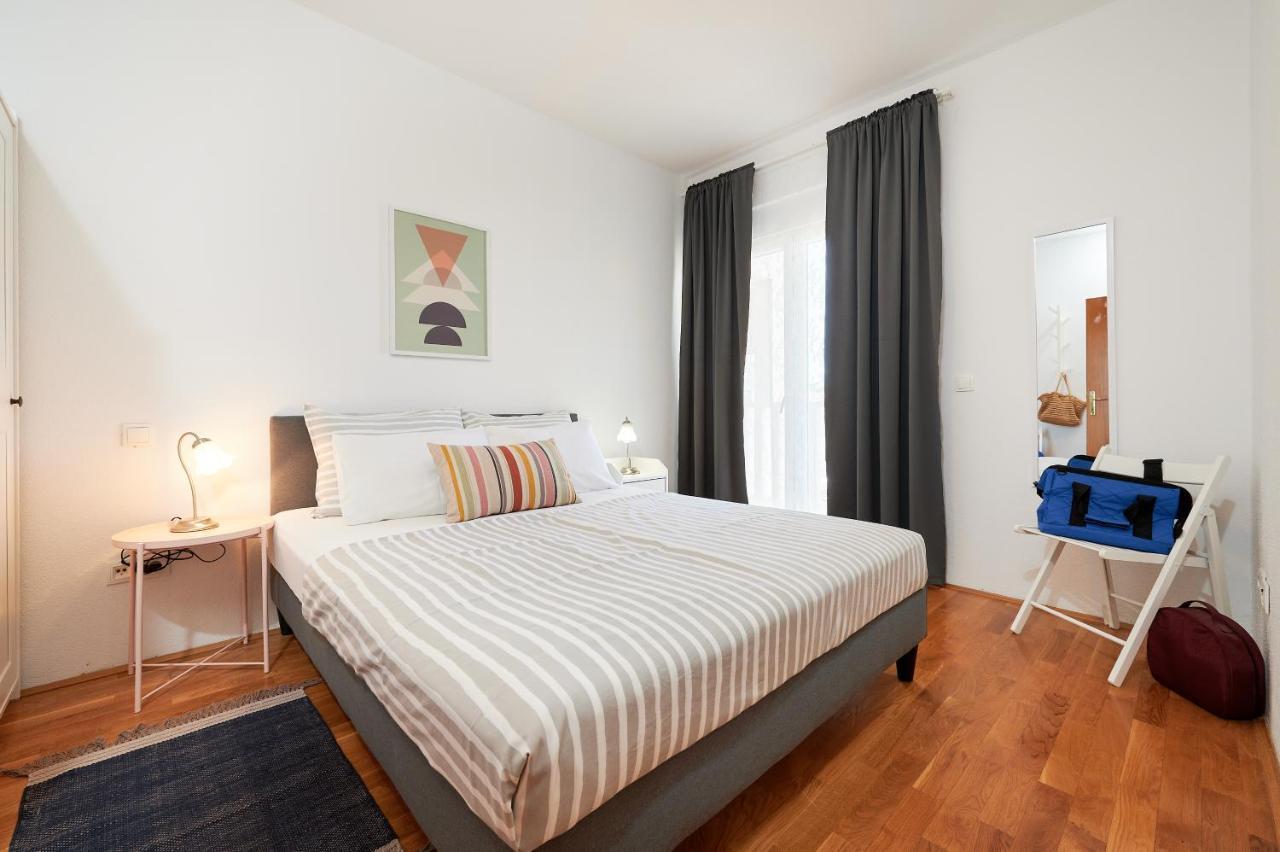 T&T Sea View Apartments Трогир Экстерьер фото