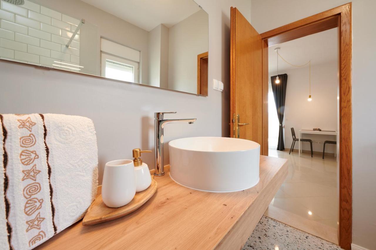 T&T Sea View Apartments Трогир Экстерьер фото