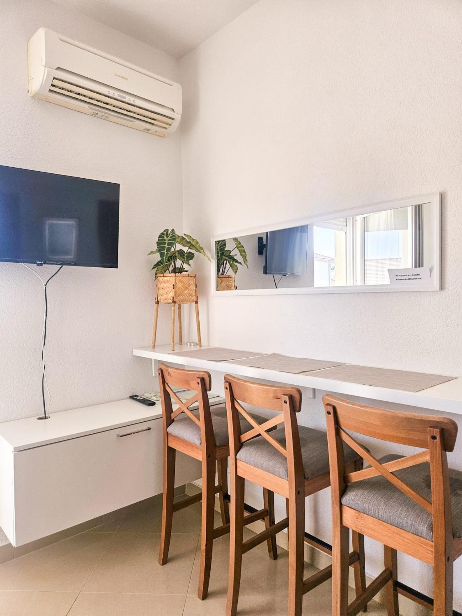 T&T Sea View Apartments Трогир Экстерьер фото