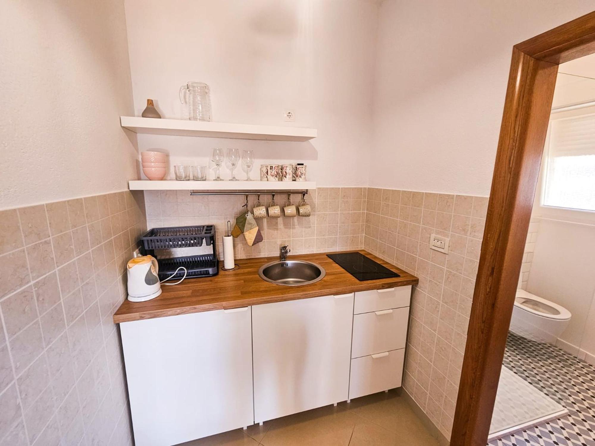 T&T Sea View Apartments Трогир Экстерьер фото