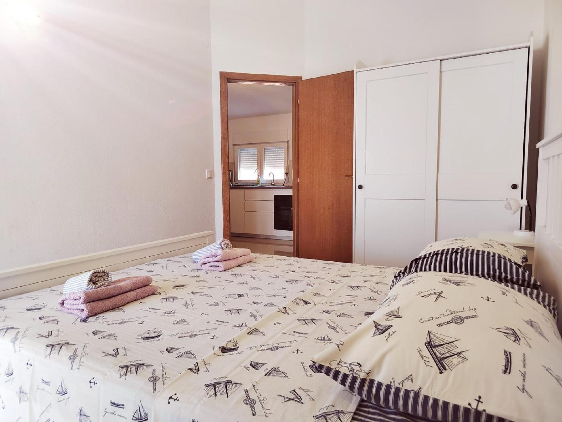 T&T Sea View Apartments Трогир Экстерьер фото