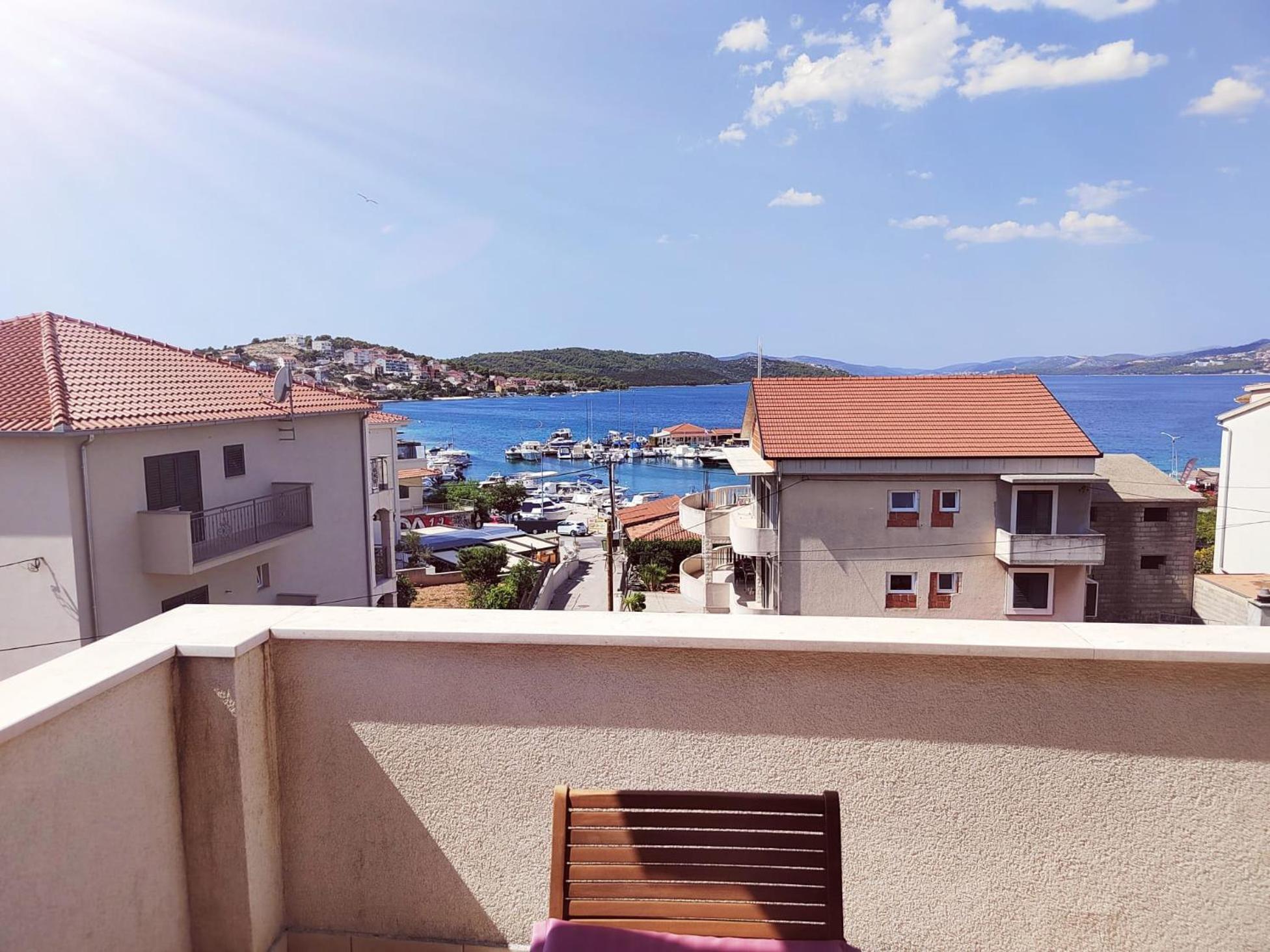 T&T Sea View Apartments Трогир Экстерьер фото