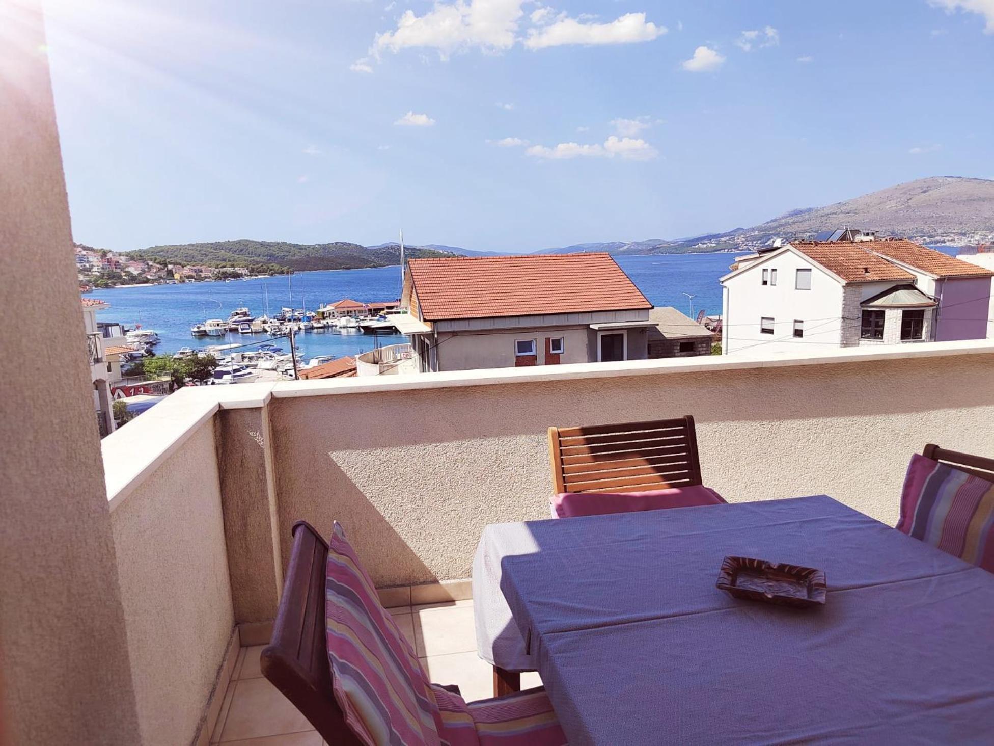 T&T Sea View Apartments Трогир Экстерьер фото