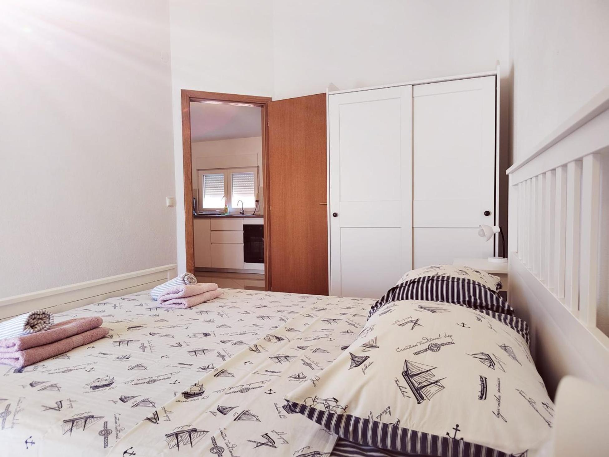 T&T Sea View Apartments Трогир Экстерьер фото