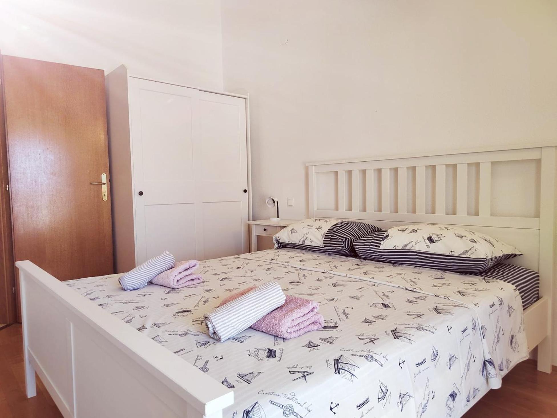 T&T Sea View Apartments Трогир Экстерьер фото