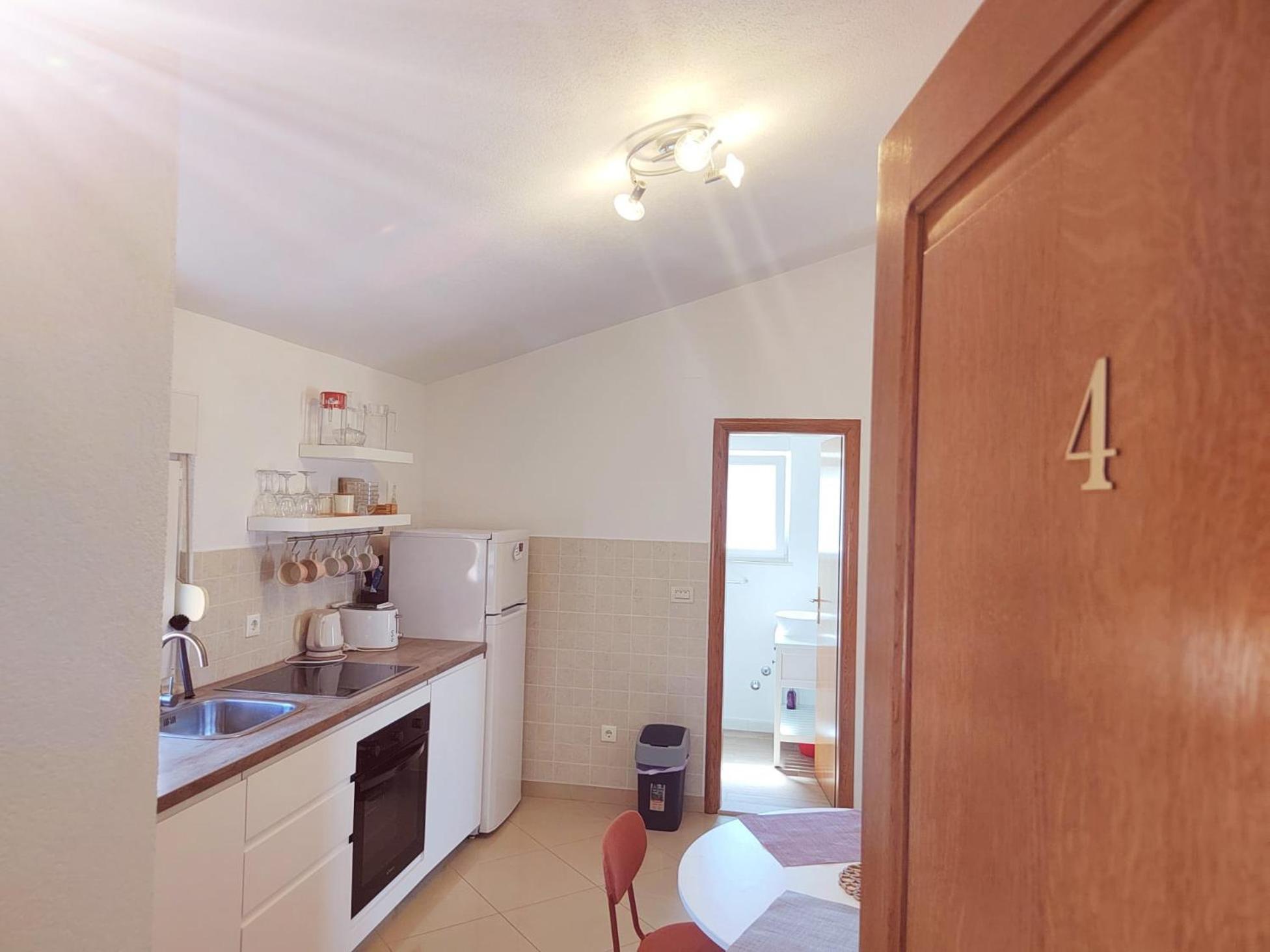 T&T Sea View Apartments Трогир Экстерьер фото