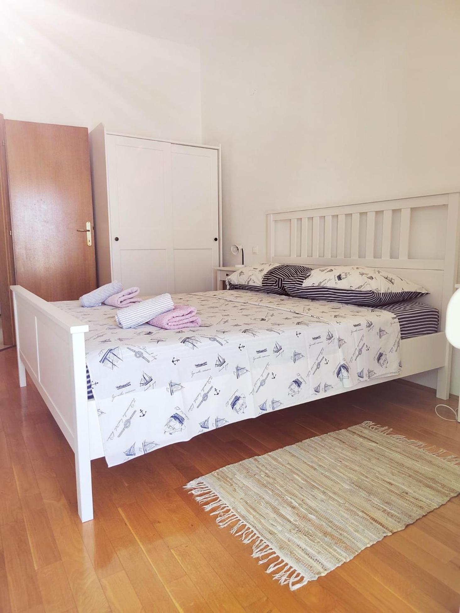T&T Sea View Apartments Трогир Экстерьер фото