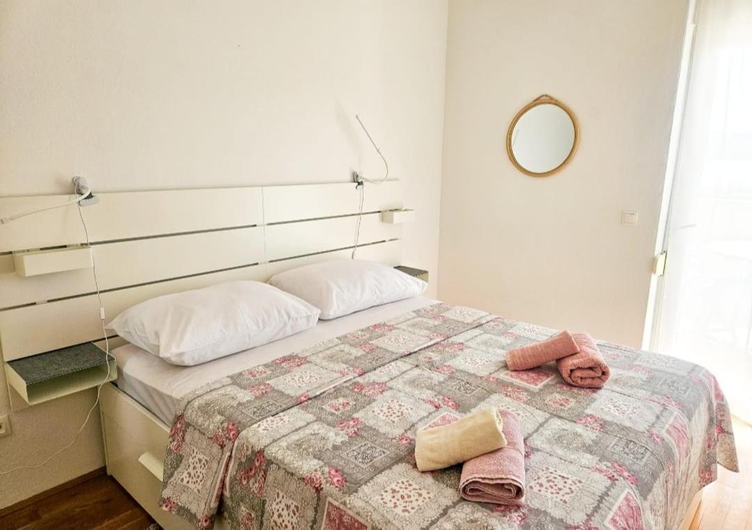 T&T Sea View Apartments Трогир Экстерьер фото
