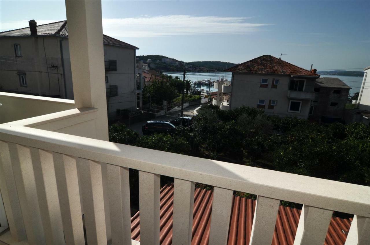 T&T Sea View Apartments Трогир Экстерьер фото