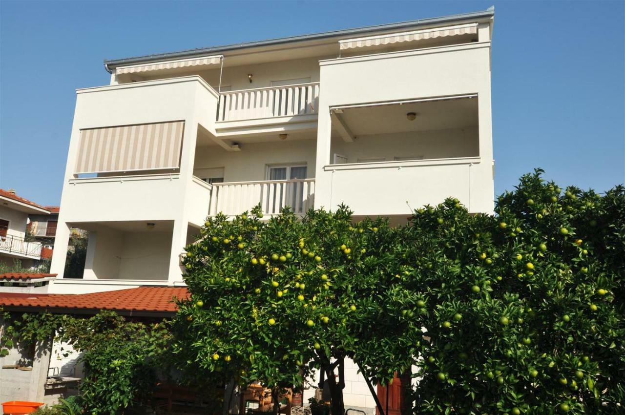 T&T Sea View Apartments Трогир Экстерьер фото